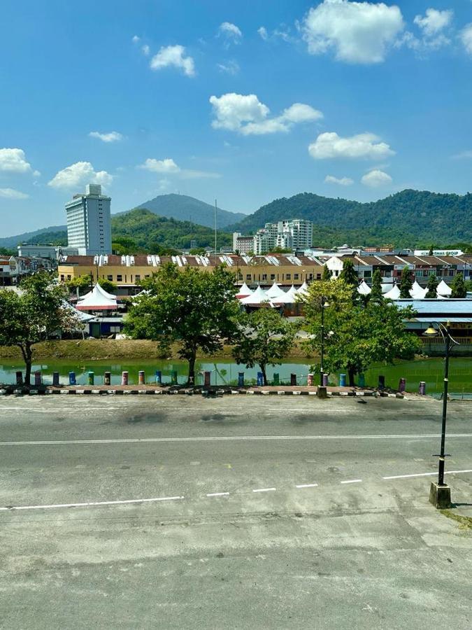 Langkawi Baron Hotel Kuah Esterno foto