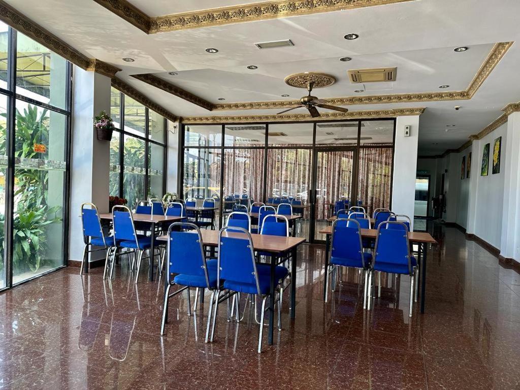 Langkawi Baron Hotel Kuah Esterno foto