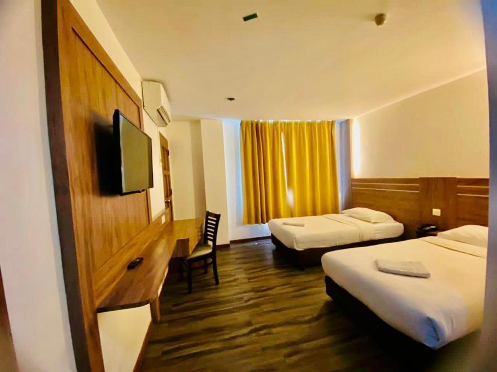 Langkawi Baron Hotel Kuah Esterno foto