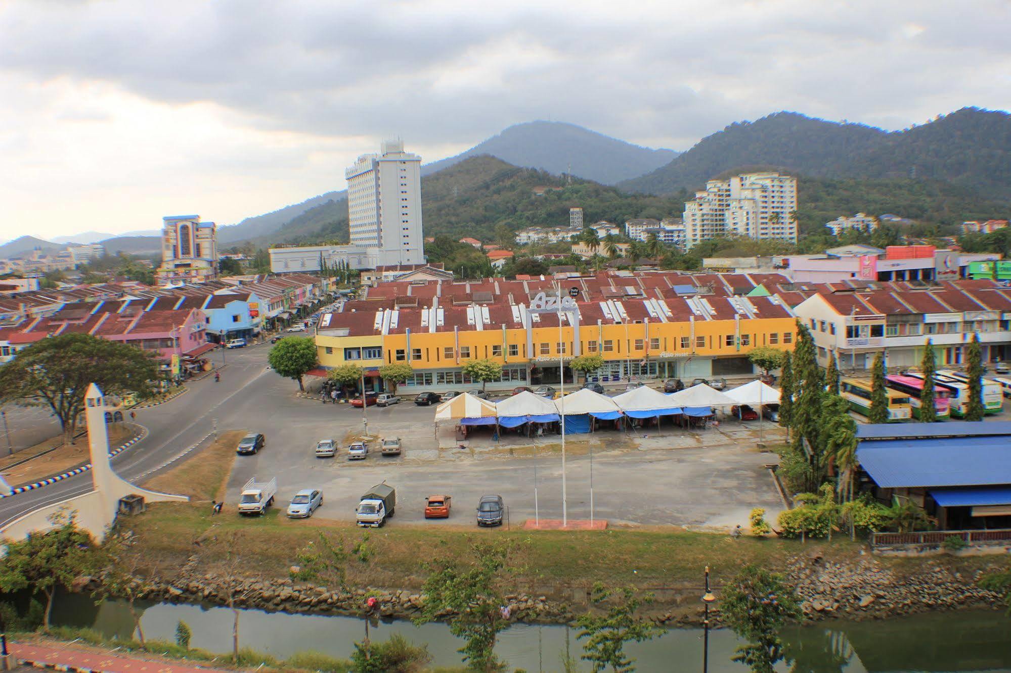 Langkawi Baron Hotel Kuah Esterno foto
