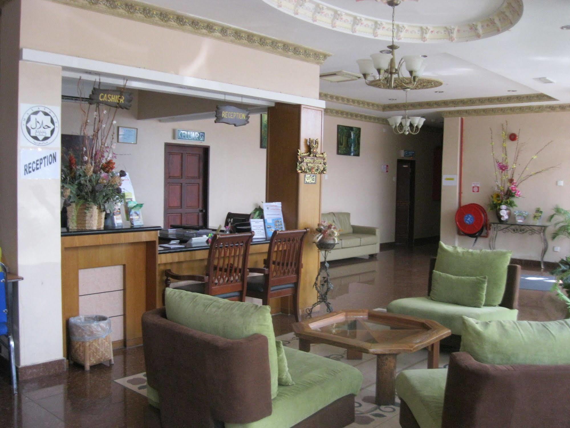 Langkawi Baron Hotel Kuah Esterno foto