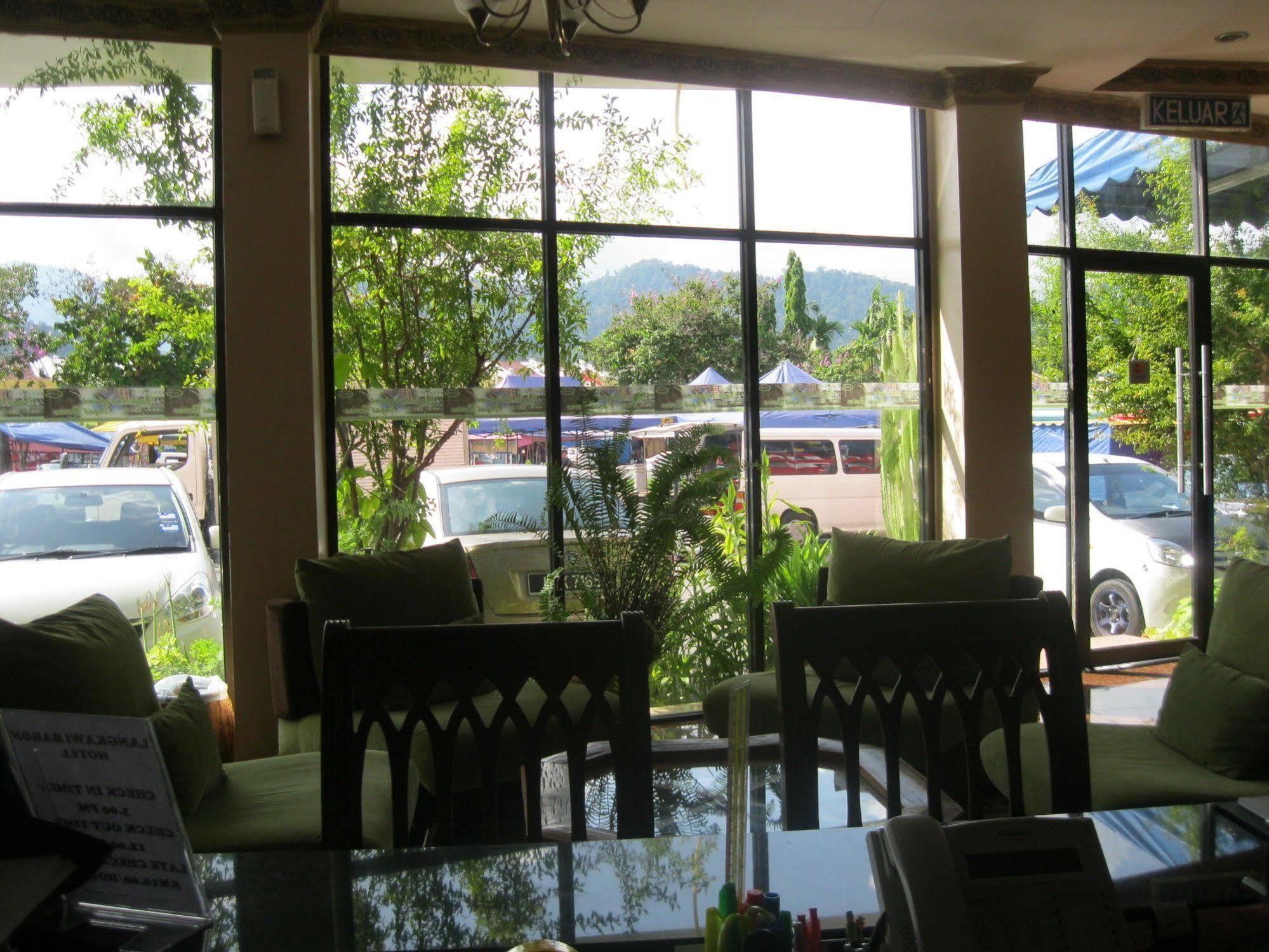 Langkawi Baron Hotel Kuah Esterno foto