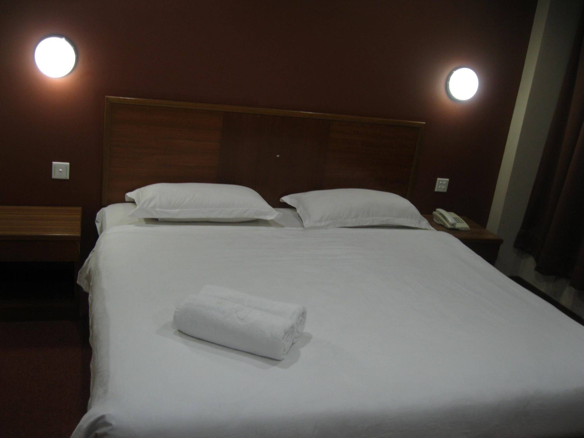 Langkawi Baron Hotel Kuah Esterno foto