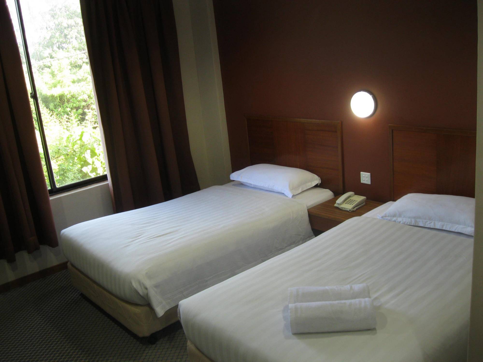 Langkawi Baron Hotel Kuah Esterno foto