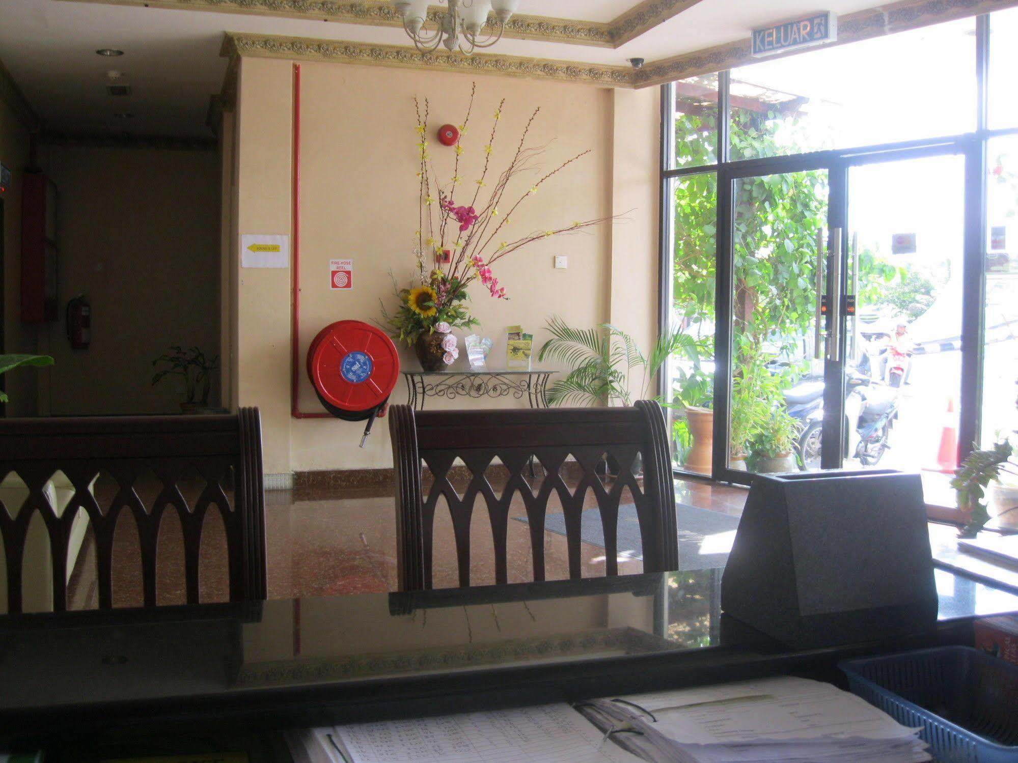 Langkawi Baron Hotel Kuah Esterno foto