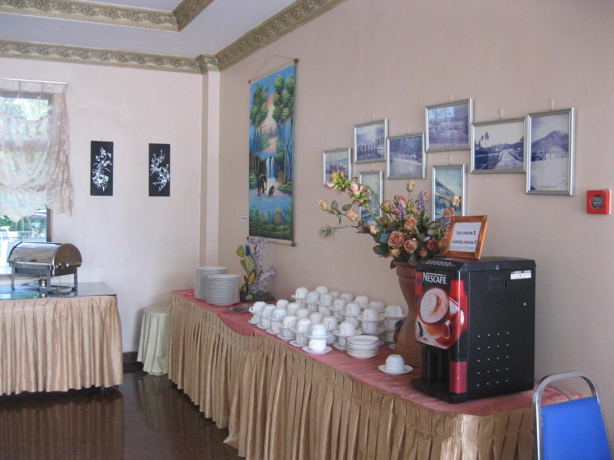 Langkawi Baron Hotel Kuah Esterno foto